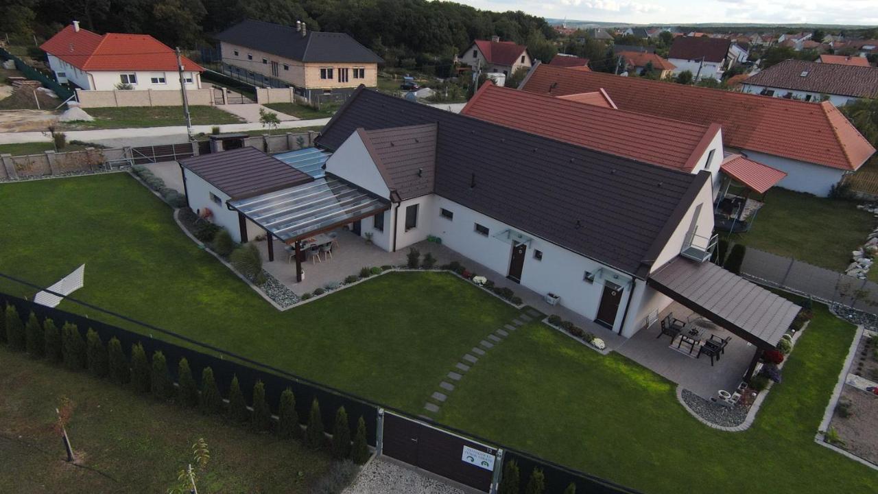 Ölyv Apartman Fertőrákos Kültér fotó